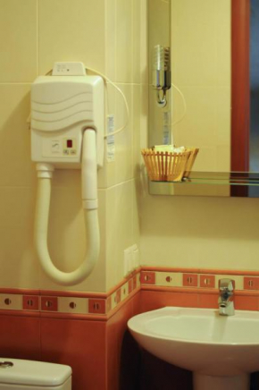Отель Don Kihot Hotel  Нововолынск